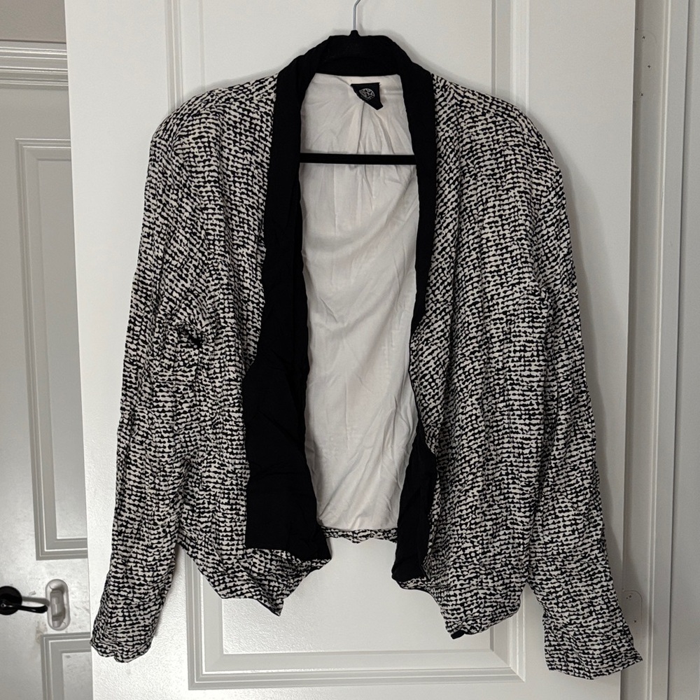 Bobeau Black and White Textured Blazer